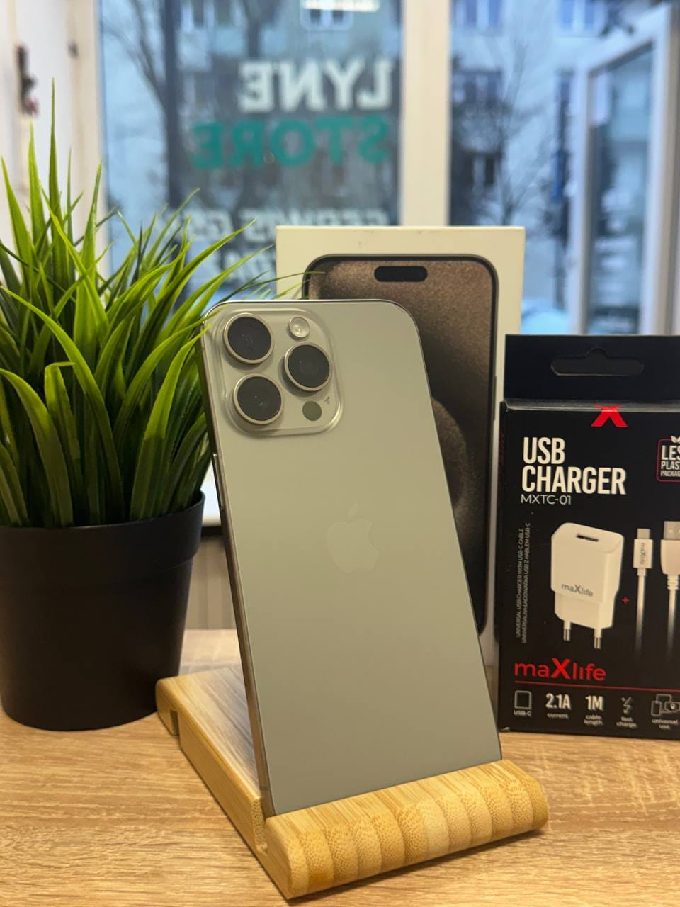 Zdjęcie produktu iPhone 15 Pro Max 256GB Natural Titanium 